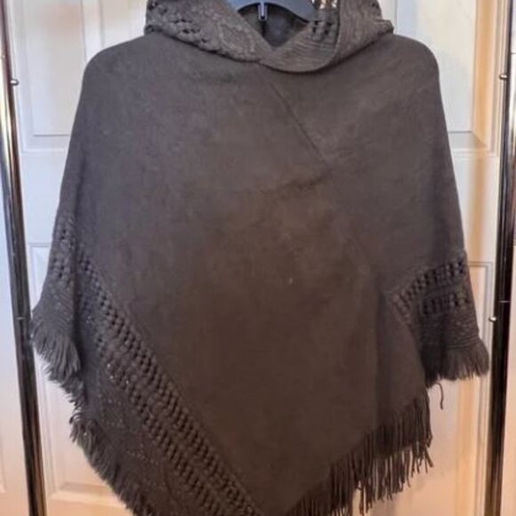Chic Taupe Hooded Knit Poncho - Picture 2 of 5